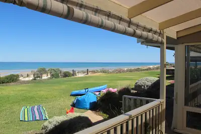 Image de Absolute Adelaide Beach Front! Le Sandpiper Beachhouse
