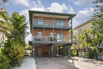 Image de Beach Breeze West: 2 Br / 2 Ba House sur Bradenton Beach par Rva, pour 6 personnes