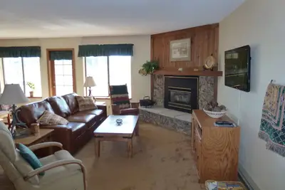 Image de Cozy, grand condo côté de la forêt nationale