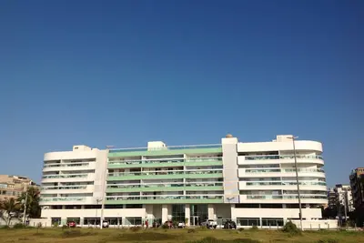 Image de Appartement en copropriété de luxe en face de Praia do Forte - Cabo Frio