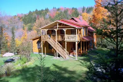Image de Mountain Home Sur 75 hectares avec Brooks & cascades de Cent