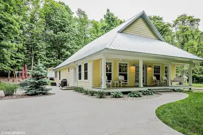 Image de Nouveau Bungalow South Haven Sur Une Rue Calme De Cul-De-Sac, PRÈS De La Plage