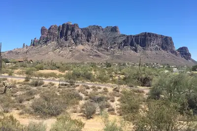 Image de Maison privée \/ Superstition Mtns \/ 20 min Canyon Lake \/ Little House on praire