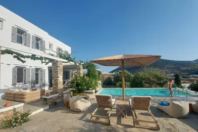 Image de Villa familiale paisible au coeur de la capitale animée de Sifnos