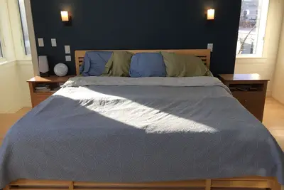 Image de Maison moderne avec maître de luxe près de Harvard \/ Mit, à 10 minutes à pied de T. Chiens Ok