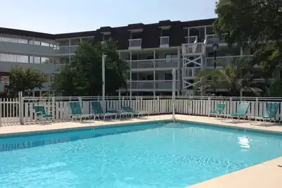 Image de Excellente valeur pour les vacances en famille. . . Économisez bien sur les vacances! !