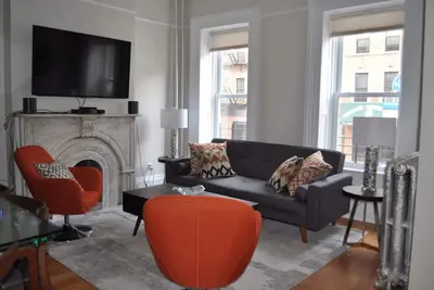 Image de Nouveau! Maison de ville moderne de trois étages rénovée en boyau à Williamsburg - Prime Locati