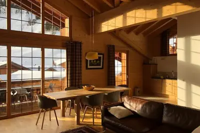 Un penthouse de luxe skis aux pieds avec toutes les commodités