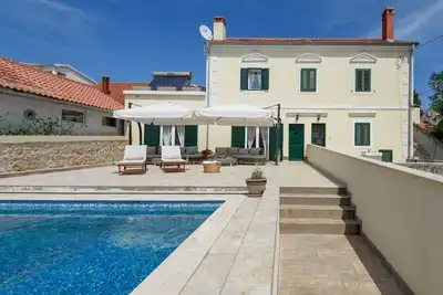 Image de Villa sur l'île pour 10 personnes à côté de la mer cristalline