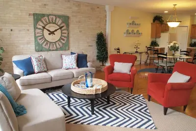 Image de Beach Town Appartement en plein coeur du plaisir! 1 1/2 pâtés de maisons de l'eau!