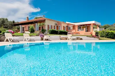 Image de Villa Veronica, avec piscine privée et vue sur la mer à Costa Smeralda, Sardaigne