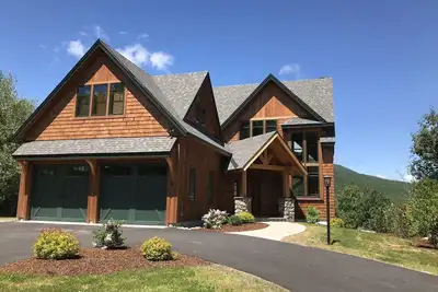 Image de Belle maison de montagne neuve avec bain Ă remous et vue imprenable sur la montagne