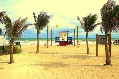 Image de Oceanfront Cocoa Beach House, accès à la plage privée, 12 personnes