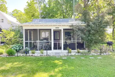Image de Macatawa- Mackinaw City Cottage - Marchez jusqu'Ă la ville! Courte distance en voiture de Park / Beach / Up