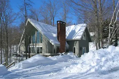 Image de Ski On, Ski Off Okemo Trailside Appartement, pour 6/500 $ la nuit,