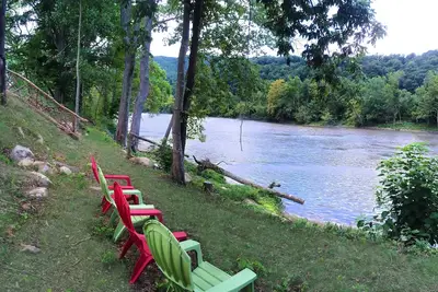 Image de MoonDance River Cabin, découvrez la romance! Cabine haut de gamme avec bain à remous.