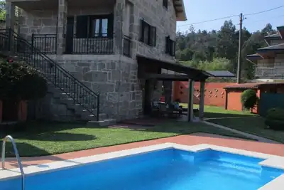 Image de Vilaboa, Maison en pierre en milieu rural, piscine, wifi, bien relié