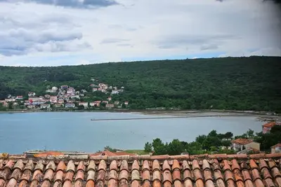 Image de Appartement de deux chambres avec la terrasse et la vue sur le mer Cizici, Krk (A-15415-b)