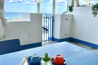 Image de Casa della Ghiacciaia: belle maison de pêcheur en front de mer à Capo d'Orlando