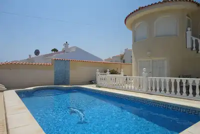 Image de Villa tout confort avec piscine privée et jardin à 3km de la plage