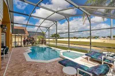 Image de * Château de Fée Clochette 1 * Piscine privée et spa donnant sur le lac et les feux d'artifice Disney