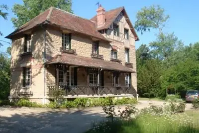 Image de Villa au cœur de 6 ha de forêt et en bord de mer entre plages D-Day et Deauville