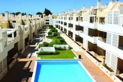 Image de Penthouse moderne en bord de mer avec accès Wifi gratuit 1407 / Al