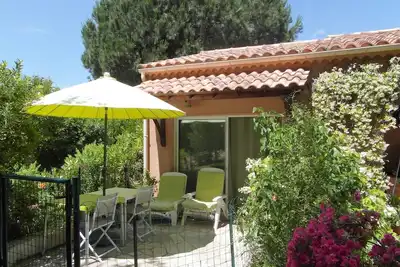 Image de Studio climatisé dans un jardin enchanteur- special reduction 20% julliet-aout