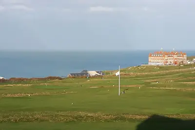 Image de Appartement de luxe - emplacement idéal pour le golf et le surf