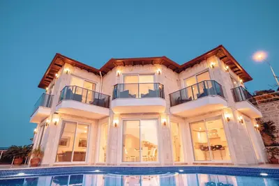 Image de Villa de luxe dans la baie de tortue, grande piscine à débordement privée, 8 personnes, moderne et magnifique