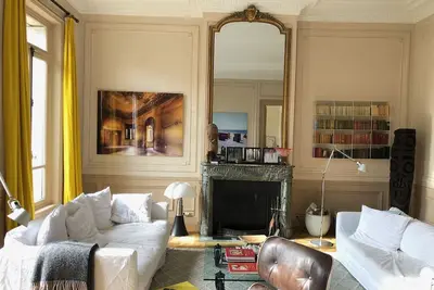 Image de Amazing duplex 250 m2 4br, vue plein sud sur square, au centre de Paris