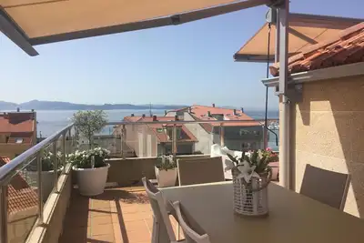 Image de Penthouse spectaculaire avec terrasse et vue sur le Port Sanxenxo-Wifi et garage