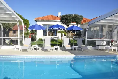 Image de Villa piscine chauffée couverture télescopique, sauna, bain a remous/ jacuzzi