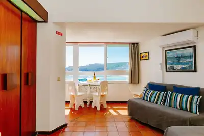 Image de Rent4rest Sesimbra Ocean View Studio - Direct Beach Access