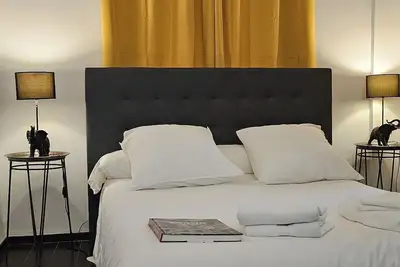 Image de Unique! Chambre avec salle de bain dans belle propriété Art Déco à Vernou.