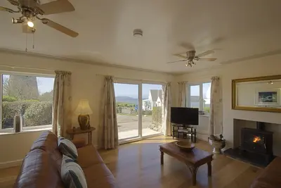 Image de Vues mer côtières Bungalow, Grand jardin Animaux de compagnie et pour toute la famille