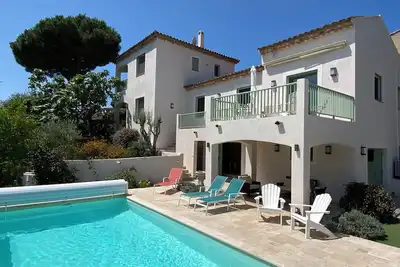 Image de Villa climatisé, vue mer et à 500m du plage de sable! Piscine chauffée.