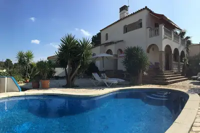 Image de Belle villa indépendante avec piscine privée, climatisation et Wifi gratuit