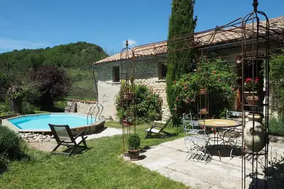 Image de Gite La Savoye en Provence maison avec jardin terrasse piscine dans le Luberon