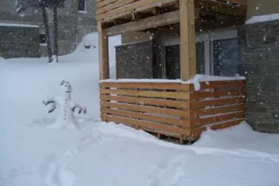 Image de Apartament neuf très bien situé 100m pistes, tranquilité, magnifique jardin ideal familles avec enfants, decoration tres soigneuse, lit 160*200 matelas latex, canapé lit150x200, Sat