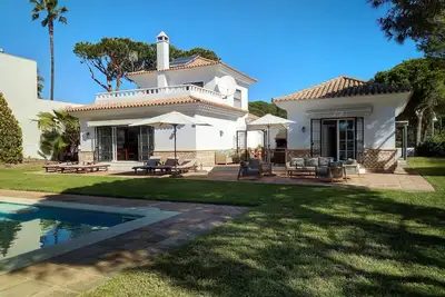 Image de Private Villa with own pool, Wi fi, Air con and Log fire