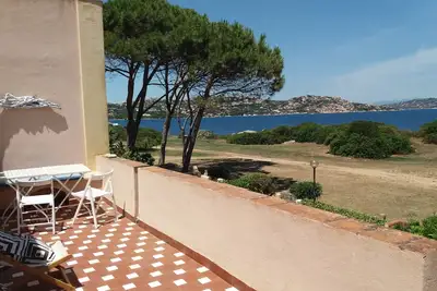 Image de Maison les pieds dans l'eau avec terrasse et jardin à 50m de la mer