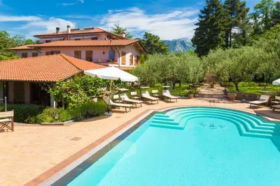 Image de Maison \/ villa - Massa