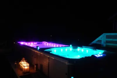 Image de Nouvelle maison dans l'archipel, jacuzzi chauffé et piscine avec une grande terrasse de 150 m²