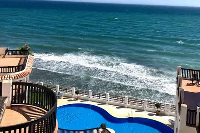 Image de Grande terrasse face Ă la mer avec terrasse et vue imprenable sur la mer