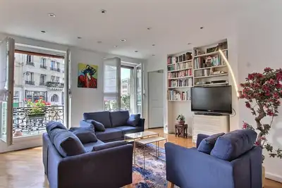 Image de 3 chambres dont une suite avec 2 salles de bain proche du Louvre