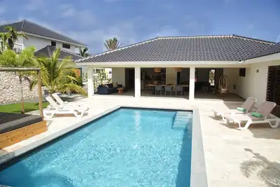 Image de * Nouveau * Villa Solo 6 personnes à distance de marche de Jan Thiel Beach. Voir 🎥!