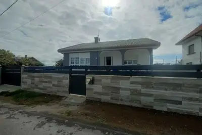 Image de Un jardin de rêve, véranda, barbecue, vue sur la mer et près de la plage.