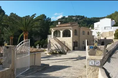 Image de Villa Pendulo, Villa caractéristique sur 2000 m2 avec fantastique jardin et piscine.