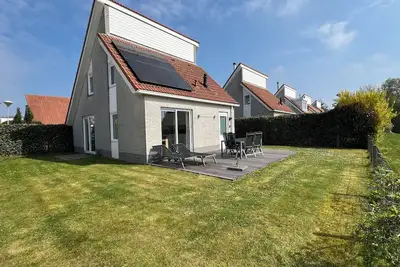 Image de Grande maison en bord de mer pour se détendre avec sauna et cheminée